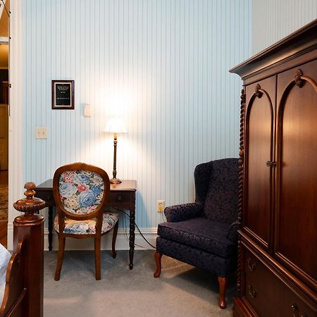 Captain Henderson House Ξενοδοχείο Arkadelphia Δωμάτιο φωτογραφία
